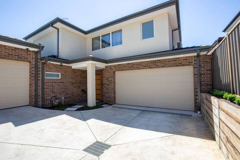 Lux Style 4BR Townhouse@ashwood - Darwin Holiday 6