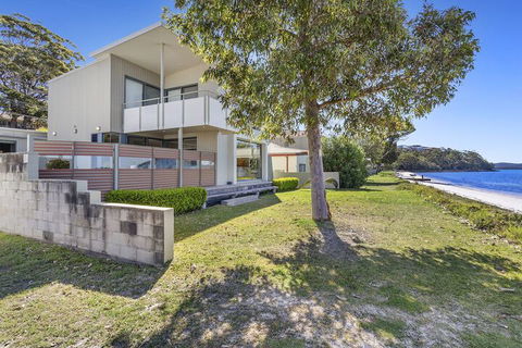 Foreshore Drive 55 - Darwin Holiday 1