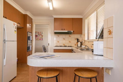 42 Rosemary Lane Â· Central Orange Spacious Family Home Quiet Lane - Darwin Holiday 4