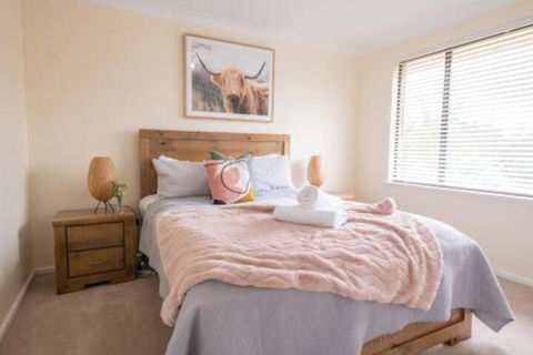 42 Rosemary Lane Â· Central Orange Spacious Family Home Quiet Lane - Darwin Holiday 0