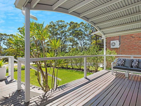 Akarana Beach House :: Jervis Bay Rentals - Darwin Holiday 5