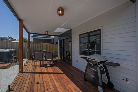 Seagrove Retreat Cowes - Darwin Holiday 1