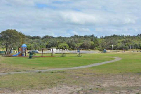 Birubi Breezes 2 / 7 Fitzroy St. Large Duplex With Air Conditioning WIFI & Only 5 Minute Walk To The Beach - Darwin Holiday 5