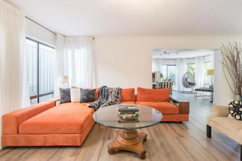 ULTRA SPACIOUS STYLISH HOME In PRESTONS SYDNEY - Darwin Holiday 0