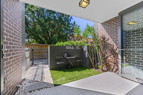 HomeHotel High End 3 Bedroom Terrace With Parking - Darwin Holiday 6