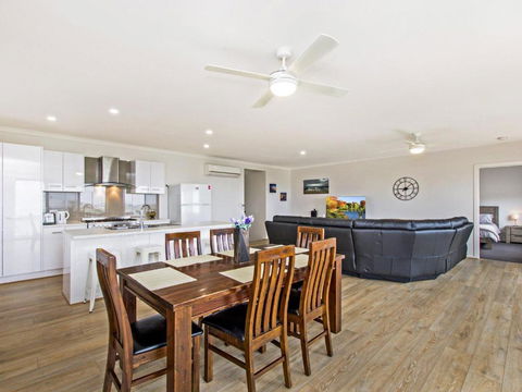 Southern Horizon - Darwin Holiday 1