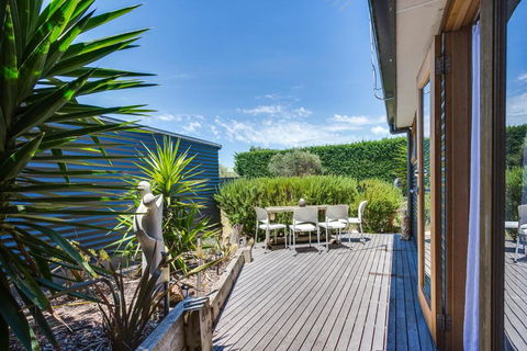 The Sanctuary Studio - Darwin Holiday 2