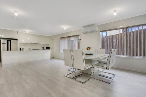 V & V Family Dream Away - Darwin Holiday 4