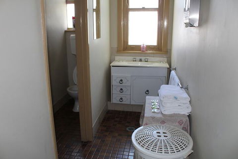 Royal Hotel Orange - Darwin Holiday 5