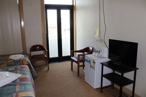 Royal Hotel Orange - Darwin Holiday 2