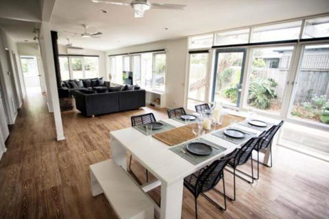 LONSDALE On GLANEUSE - Darwin Holiday 0