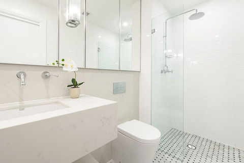 Luxury Sydney Apartment - Darwin Holiday 2