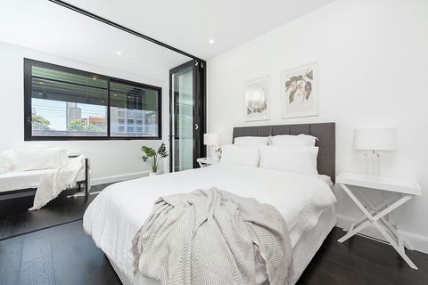 Luxury Sydney Apartment - Darwin Holiday 4