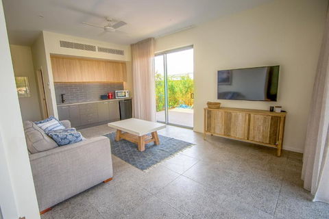 Dune Beachfront Apartments - Darwin Holiday 6