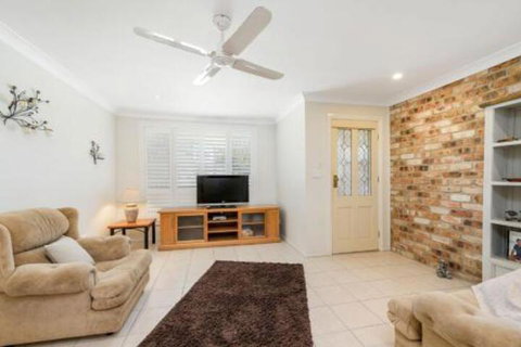 Burkeys 5 Main Street - Darwin Holiday 7