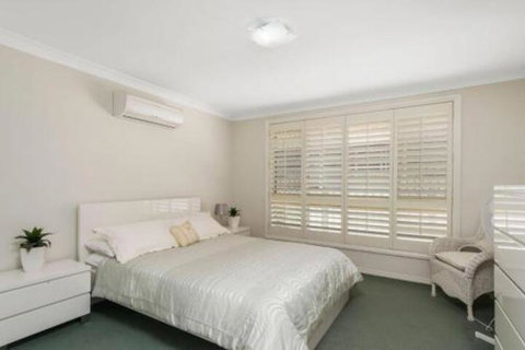 Burkeys 5 Main Street - Darwin Holiday 6