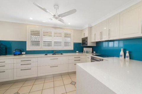 Burkeys 5 Main Street - Darwin Holiday 0