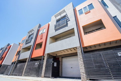 Nirvana On Gray Netflix WiFi Nespresso & More - Darwin Holiday 1