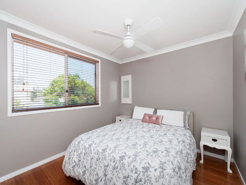 Purely Whitesands On The Bay At Fingal Bay - Darwin Holiday 4