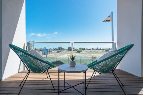 The Cove At New Port Pool Spa Sauna Gym & More - Darwin Holiday 5