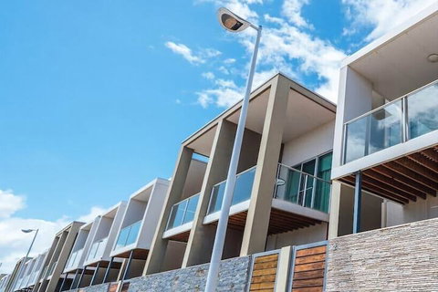 The Cove At New Port Pool Spa Sauna Gym & More - Darwin Holiday 7