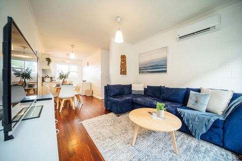 Urban Beach Shack Metres From The Beach & Cafes - Darwin Holiday 4
