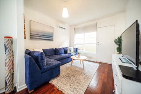 Urban Beach Shack Metres From The Beach & Cafes - Darwin Holiday 0