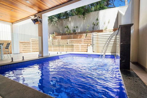 The Grand Oasis Pool Wifi Mins From Beach - Darwin Holiday 4