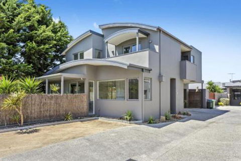 CAPELS REST CAPEL SOUND - Darwin Holiday 0