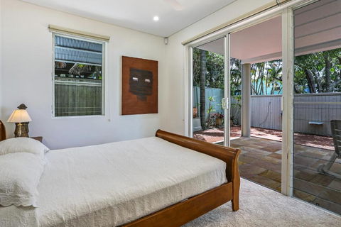 Enjoy The Views Sunshine Beach - Darwin Holiday 5