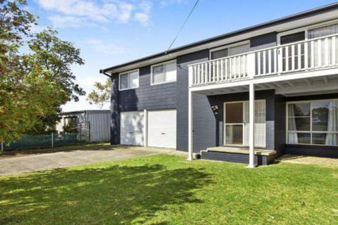 Culburra Beach Retreat Close To Two Beaches - Darwin Holiday 4