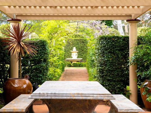 Old Mansfield Loft Gardens Gazebo & Getaways - Darwin Holiday 6