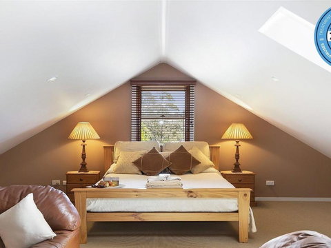 Old Mansfield Loft Gardens Gazebo & Getaways - Darwin Holiday 4