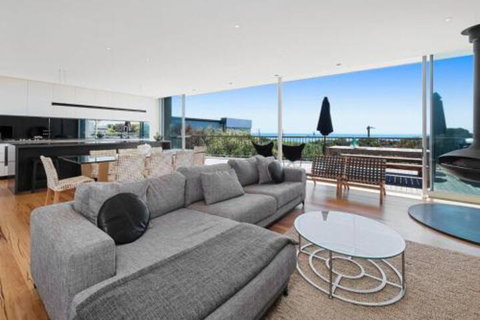 Bay Vista Amazing Bay Views With The Beach At Your Doorstop! - Darwin Holiday 5