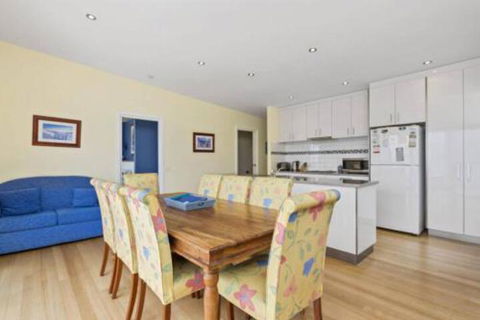 SEA SPECTACULAR Seconds From The Beach! - Darwin Holiday 2