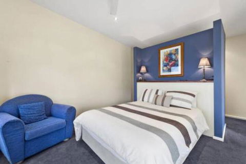 SEA SPECTACULAR Seconds From The Beach! - Darwin Holiday 4