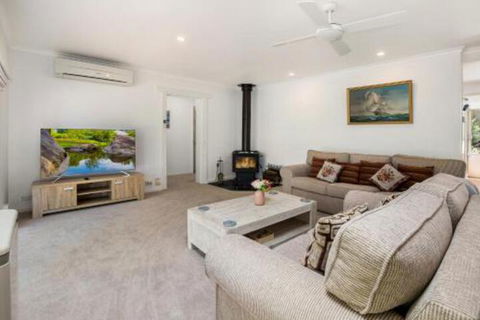 Family Fun Retreat With Spa - Darwin Holiday 7