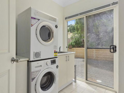 Carri Away 15 Solitude Drive - Darwin Holiday 5