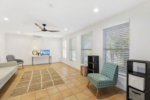 20 Ray Street Sunshine Beach - Darwin Holiday 7