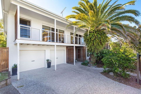 20 Ray Street Sunshine Beach - Darwin Holiday 1