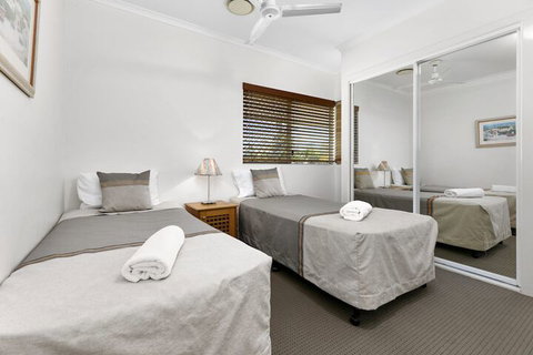 Beautiful North Facing River Views At Noosaville Unit 4 Riverside 235 Gympie Tce - Darwin Holiday 1