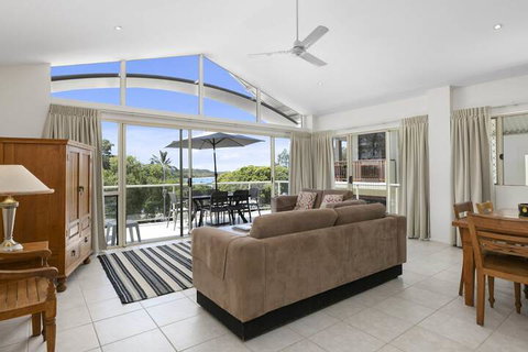 Beautiful North Facing River Views At Noosaville Unit 4 Riverside 235 Gympie Tce - Darwin Holiday 6