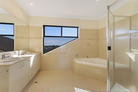 Castaways Beachside Family Retreat 44 Driftwood Drive - Darwin Holiday 3