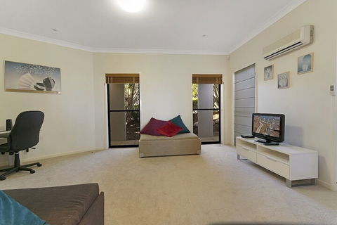 Castaways Beachside Family Retreat 44 Driftwood Drive - Darwin Holiday 6