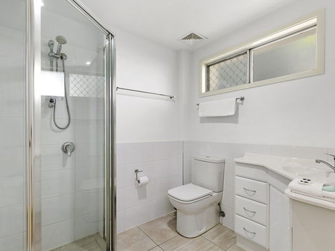 Noosa Heads Beach Getaway Unit 3 Yaringa 29 Noosa Drive - Darwin Holiday 0