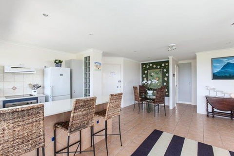 Home Away From Home With Sweeping Ocean Views Unit 12 60 Peregian Esplanade - Darwin Holiday 1
