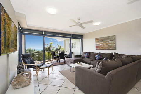 Stunning Views Great Location Sunshine Beach! Unit 1 Vista Pacific 12 Bryan Street - Darwin Holiday 1