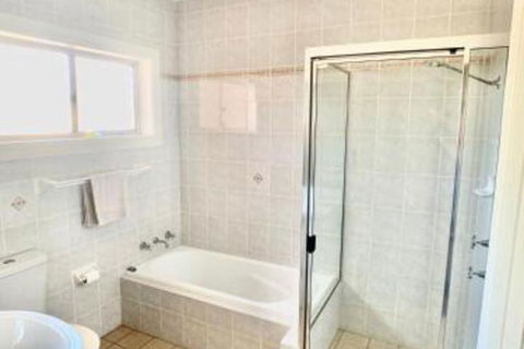 Spacious 2 Bed 2 Bath Villa Central Location Quiet - Darwin Holiday 4