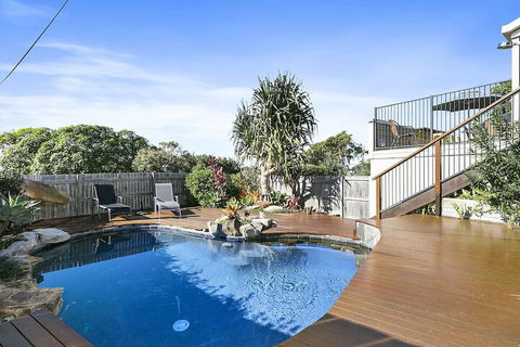 Sunshine Beach Serenity & Pet Friendly ! 9 Seaview Terrace Sunshine Beach QLD 4567 - Darwin Holiday 2