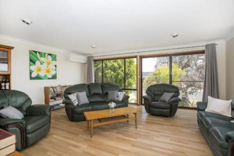 Deering 106 ULLADULLA - Darwin Holiday 6